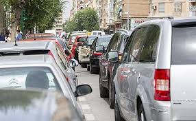 taxi o coche propio en Almería aparcamiento