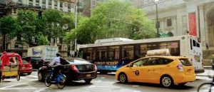 Comparativa entre taxi y autobús para grupos