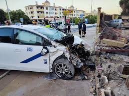 Accidente en taxi con cobertura de seguro para pasajeros