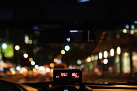 Tarifas nocturnas del servicio de taxi en Almería